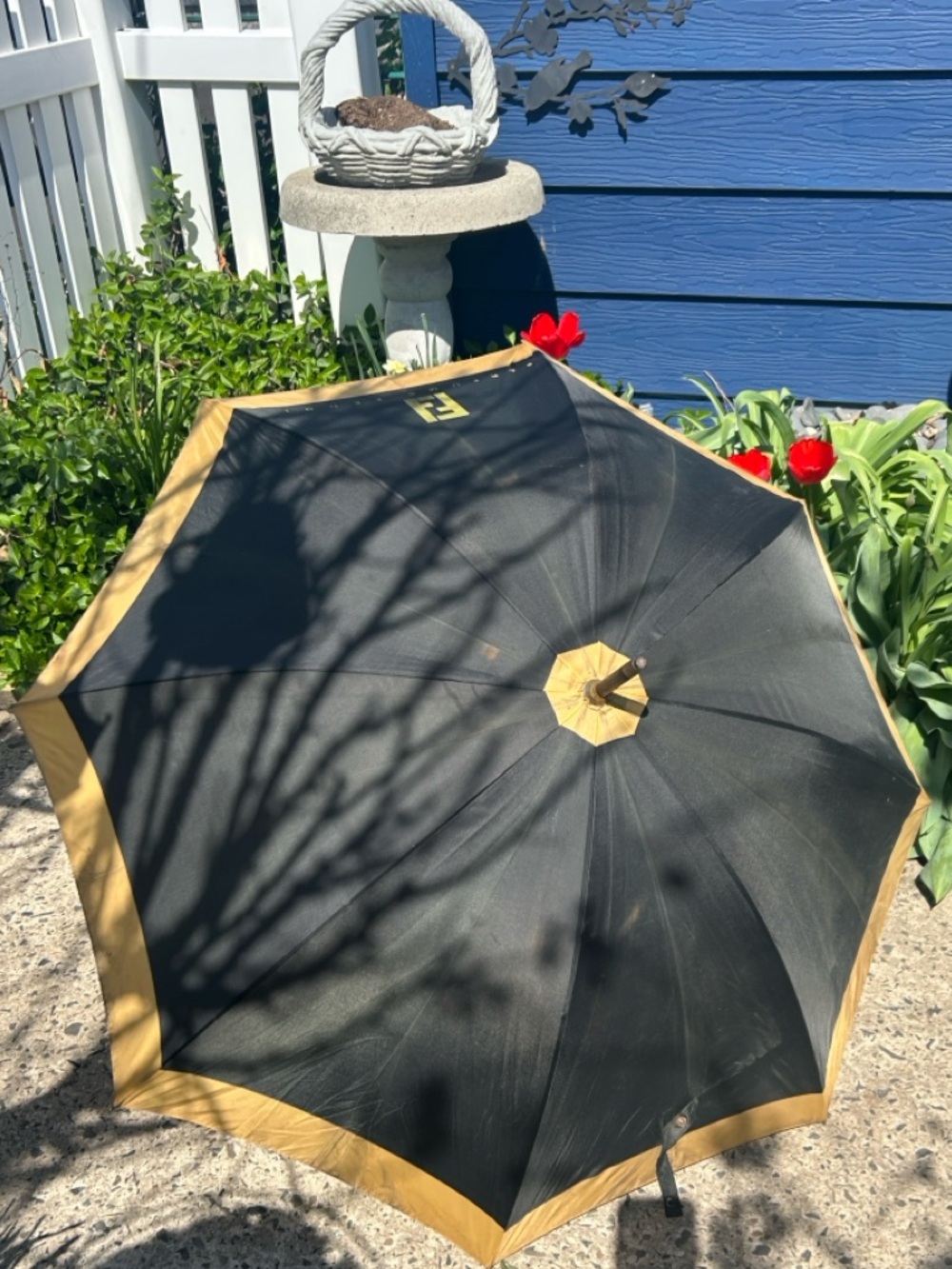 Vintage Fendi Black and Gold Parfums Logo Umbrella - Picture 2 of 11